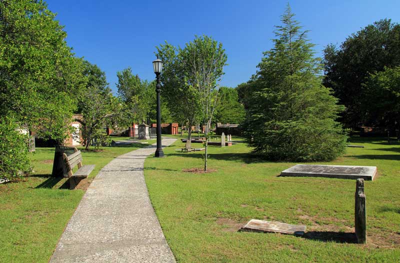 Colonial Park Cemetery
