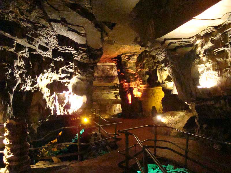 Howe Caverns