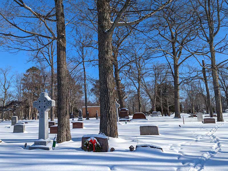 Holy Cross Cemetery